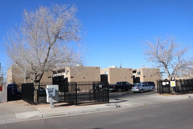 Tennessee Street Apts