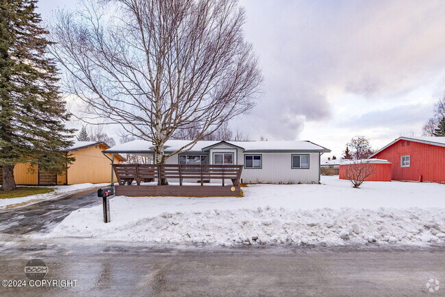 Building Photo - 2600 Lyvona Ln Rental