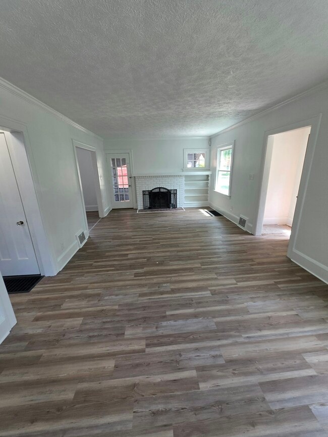 Photo - 3953 Elmwood Rd