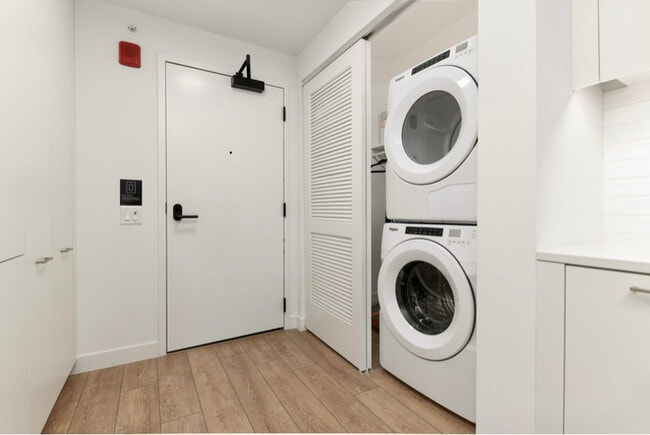 Photo - 855 W Madison St