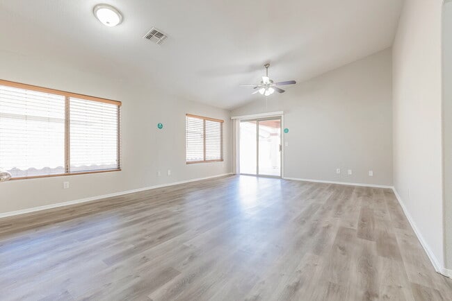 Photo - 3834 E Longhorn Dr