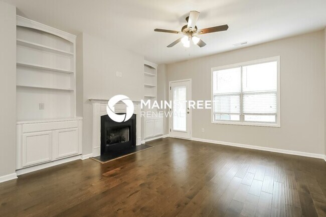 Photo - 3 Bedroom Pet-Friendly Home in CLAYTON, NC with Main Street Renewal
