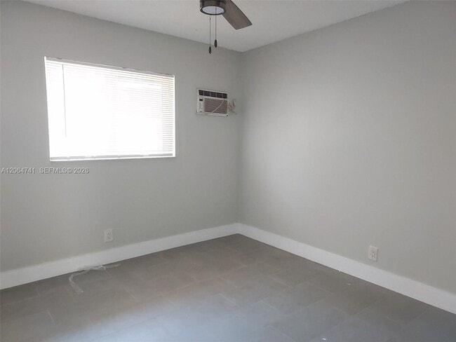 Photo - 808 SW 14th Terrace Unit 4
