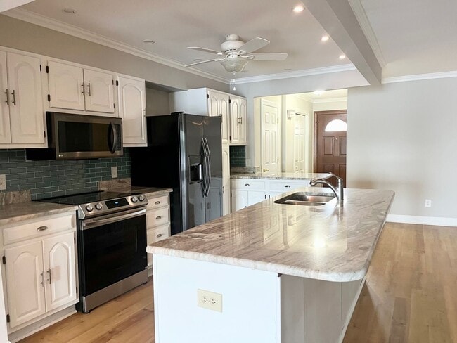 Photo - 110 N Water St