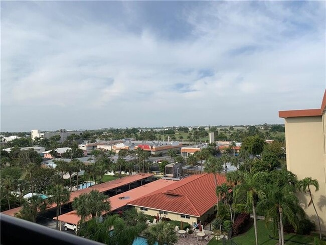 Photo - 2350 NE 14th Street Causeway Unidad 303