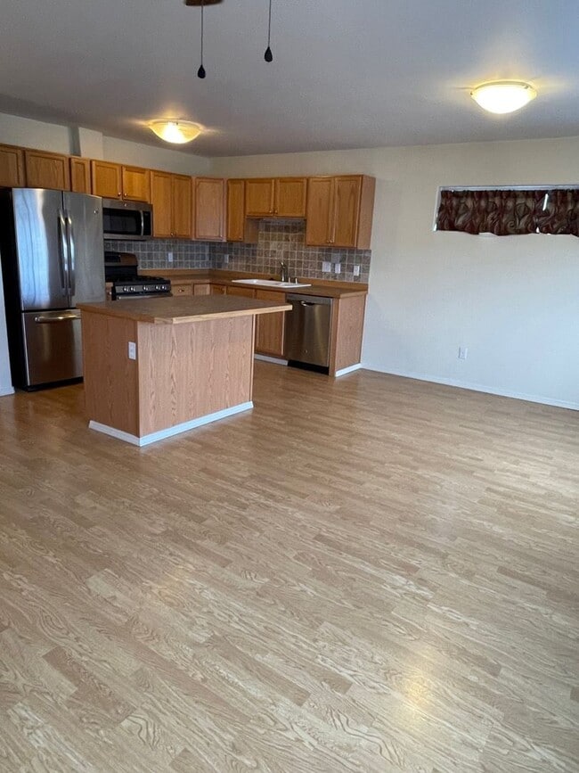 Photo - 199 Rusty Allen Pl