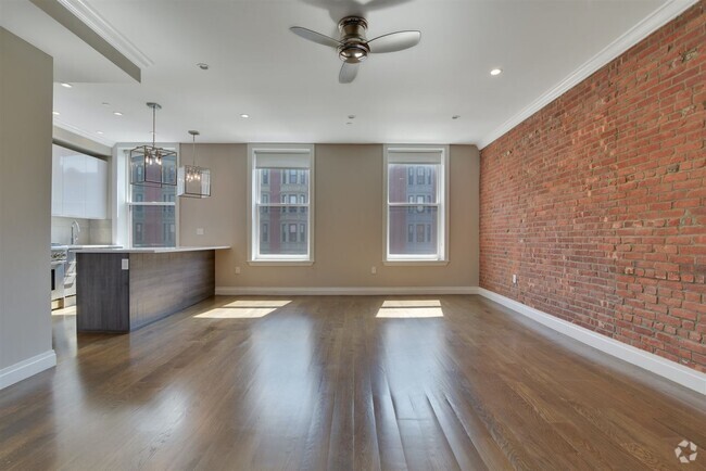 Building Photo - 808 Washington St Unit 3 Rental