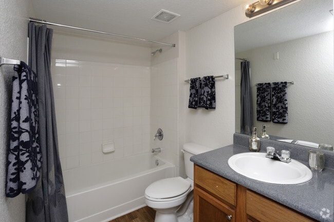 Photo - Madelyn Oaks Apartments