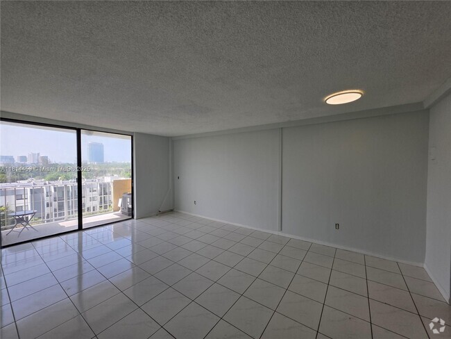Building Photo - 2350 NE 135th St Unit 602 Rental