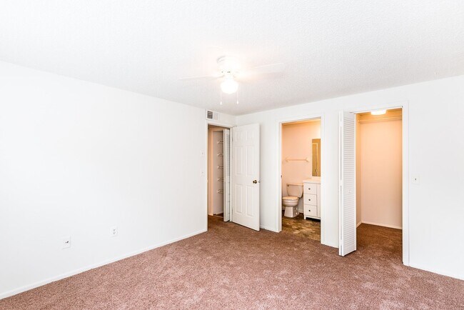 Photo - IDEAL CENTRAL LOCATION IN PORT CHARLOTTE
