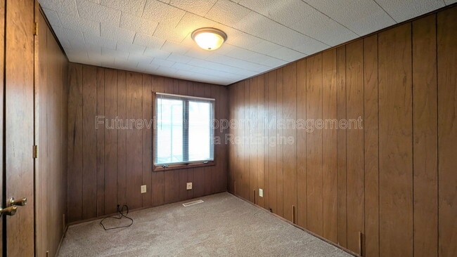 Photo - 302 St Jude Ave