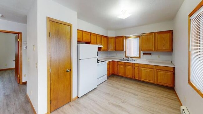 Building Photo - 1943 E Capitol Ave Unit 2