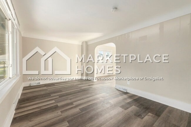 Photo - 8460 Chalmers Ave