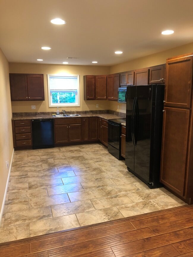 Photo - 217 N Henderson Ave