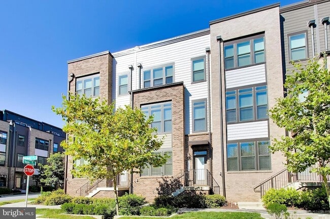 Photo - 16212 Bushwick Pl