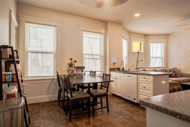 Photo - 93A Hillside St Unit 1