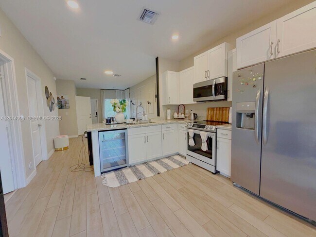 Photo - 1921 SE 8th Pl