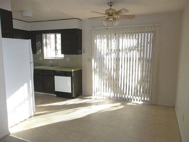 Photo - 405 E Swallow Rd Unit 407