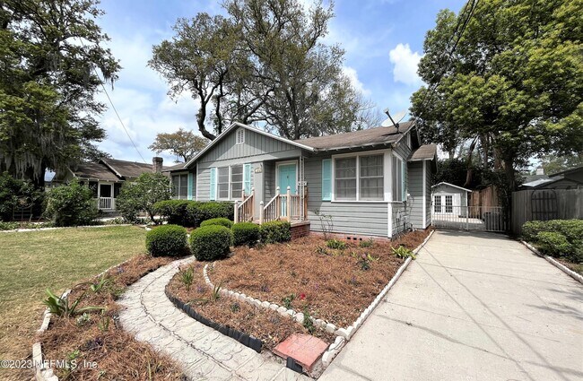 4233 Colonial Ave