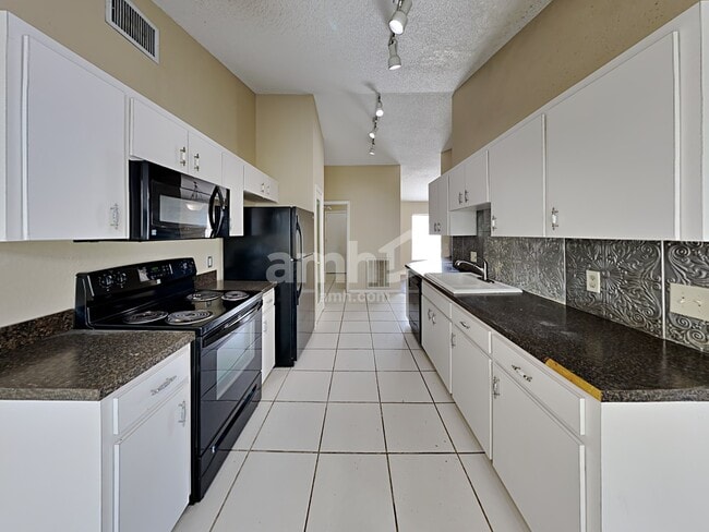 Photo - 2862 Hickory Ridge Dr