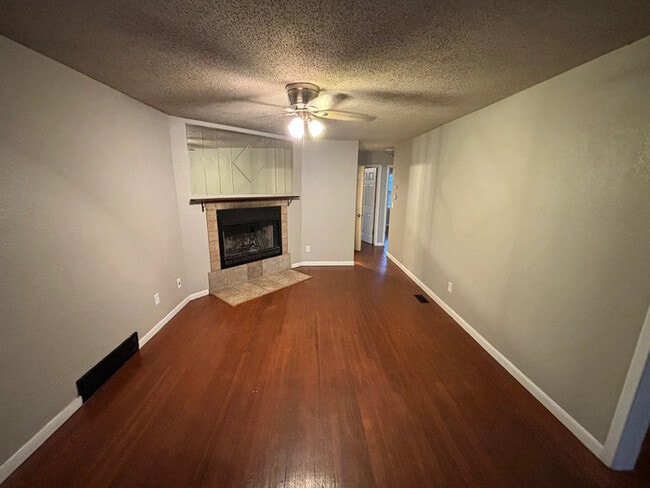 Photo - 3 bed 1 bath Home For Rent