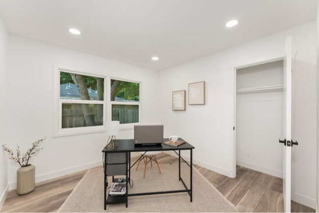 Photo - 5372 Moddison Ave