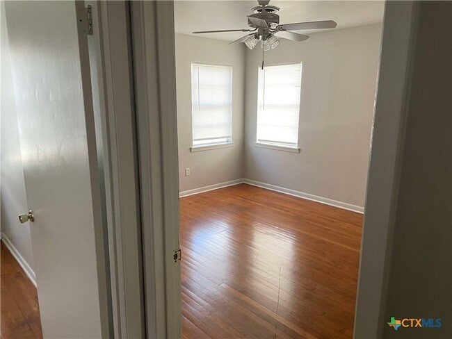 Photo - 1005 Phil Ave