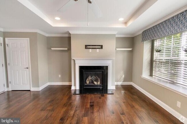 Building Photo - 404 Lexington Mews Unit 404 Rental