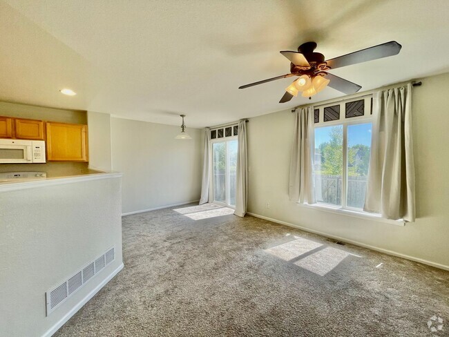 Building Photo - Wonderful 2-Bedroom Townhome in North Love...