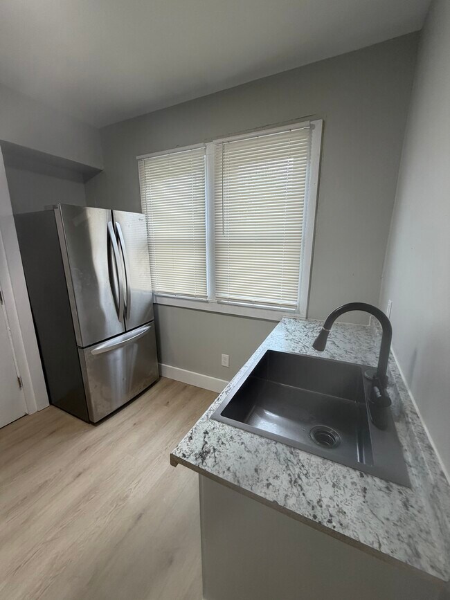 4081 W Euclid St Unit A