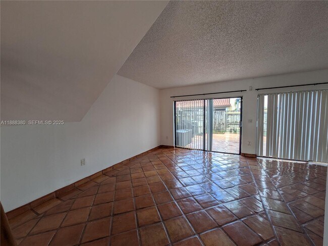 Photo - 3811 SW 82nd Ave