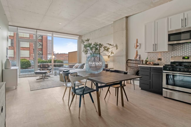 Photo - 1451 S State St