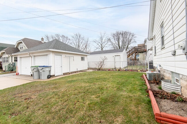 Photo - 3500 S Clement Ave