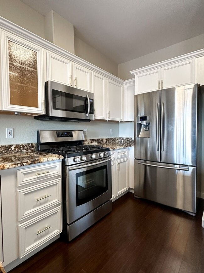 Beautiful Duplex, High End Finishes with L... - Beautiful Duplex, High End Finishes with L... House
