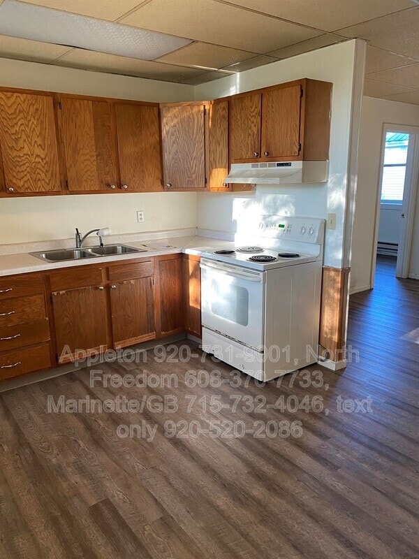 Building Photo - S7559 US-12 Unit E12