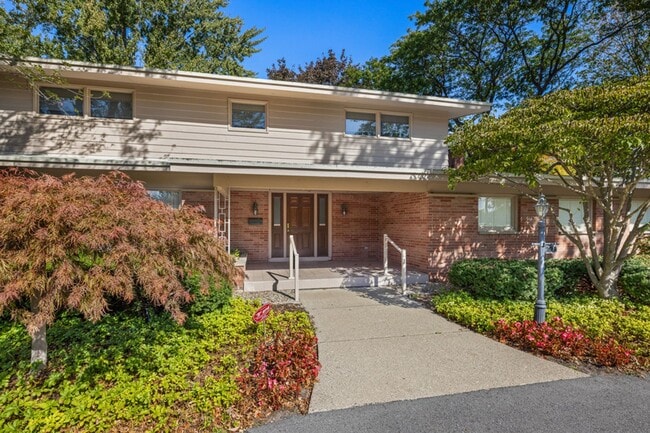 Photo - 4 bed 3.5 bath home in East Grand Rapids