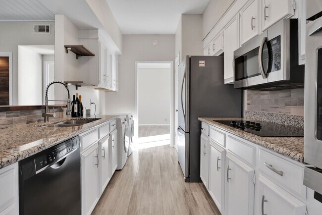 Photo - Charming 2 Bedroom Condominum Unit 601