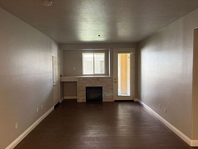 Photo - 41410 Juniper St