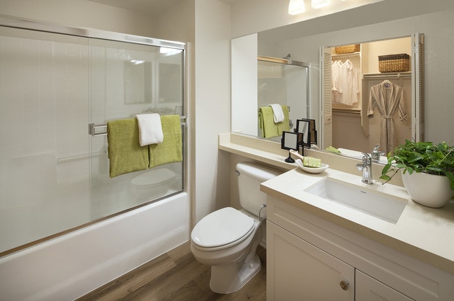 Photo - Las Palmas Apartment Homes