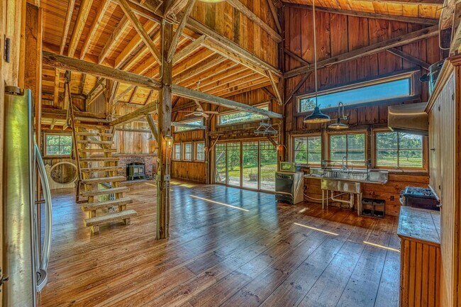 Photo - 398 Plains Rd