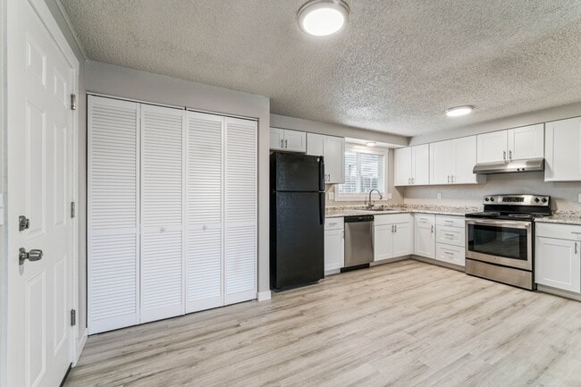 Photo - 2107 Airport Ave