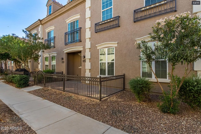 4762 E Portola Valley Dr