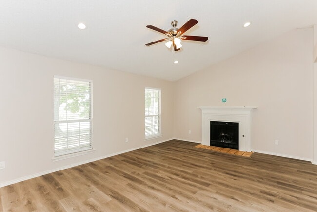 Photo - 912 Eagle Dr
