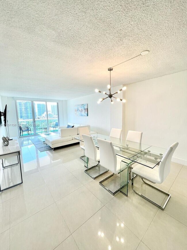 Photo - 19370 Collins Ave Unit 918