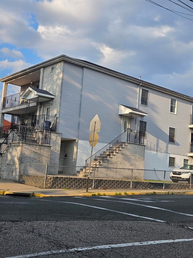 Building Photo - 6400 Smith Ave Rental