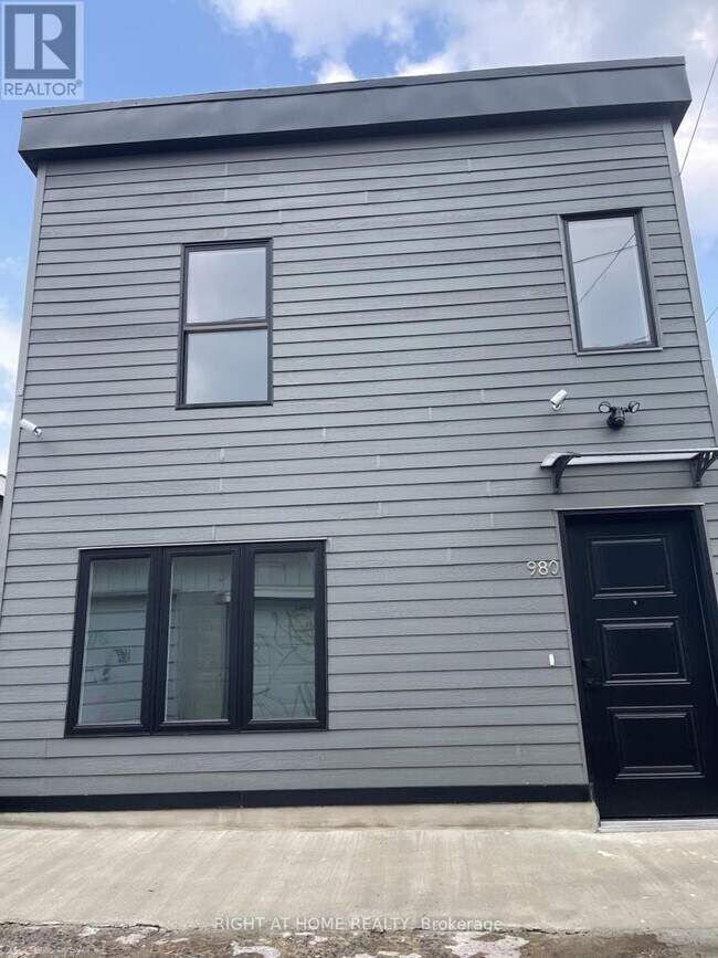 Photo - 980 Ossington Ave