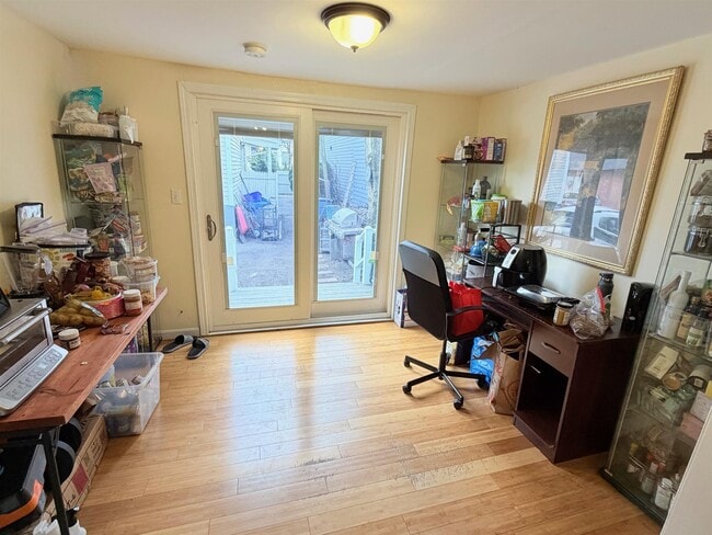 Photo - 6 Marie Ave Unidad 1