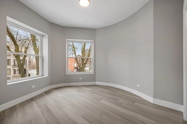 Photo - 5235 S Indiana Ave Unit 3