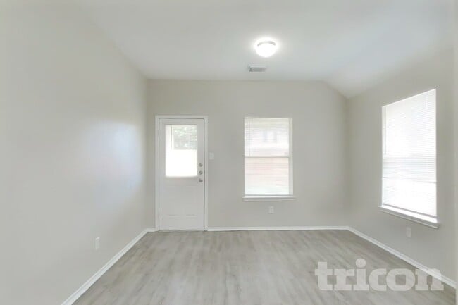 Photo - 10338 Whisper Bluff Dr