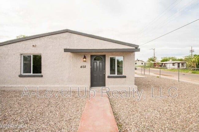 Photo - 402 E 33rd St